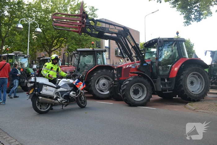 Boeren komen in actie met trekkers in het centrum