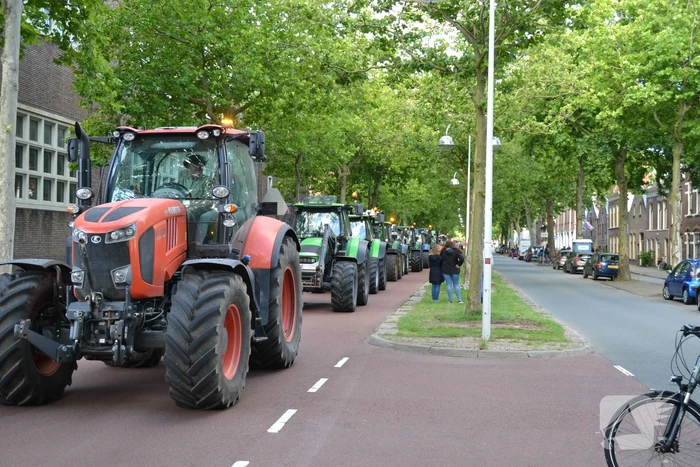 Boeren komen in actie met trekkers in het centrum