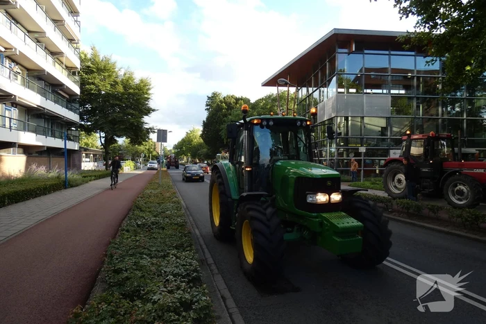 Tientallen boeren doen aangifte bij politiebureau