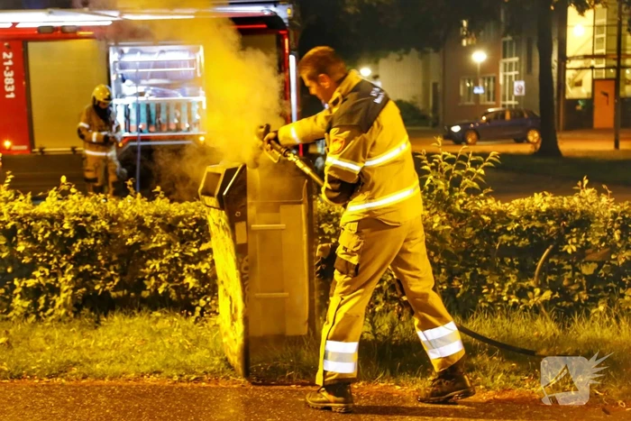 Prullenbak op skatebaan in brand gevlogen