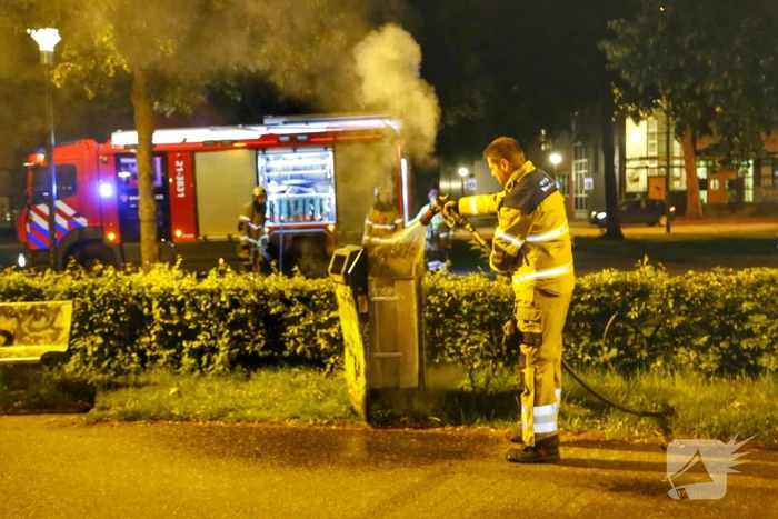 Prullenbak op skatebaan in brand gevlogen