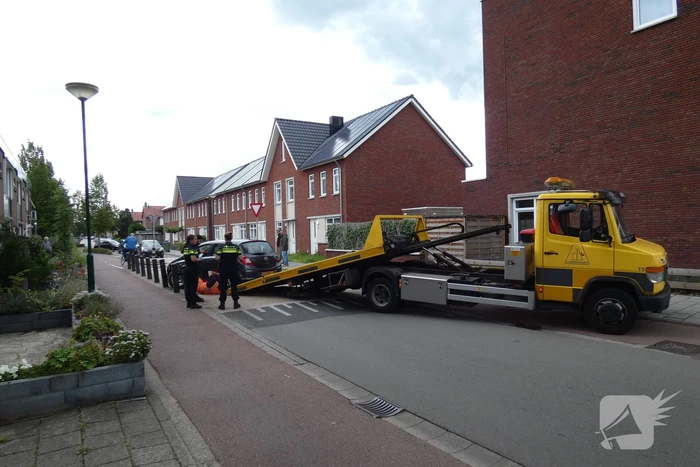 Schade aan auto na aanrijding met paal