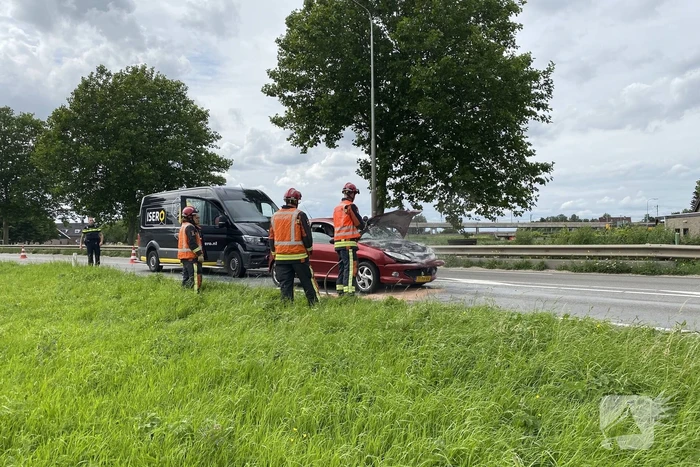 Brand in auto na aanrijding