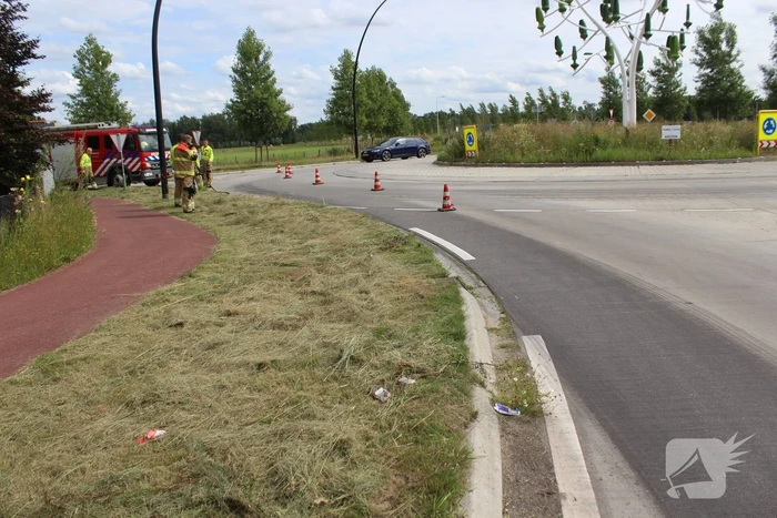 Vettige substantie kilometers lang over wegdek