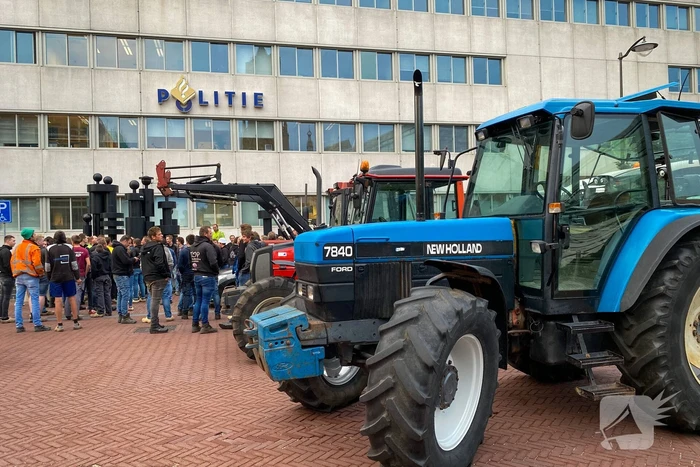 Heel veel boeren onderweg om aangifte te doen tegen Carola Schouten
