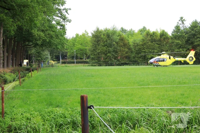 Wielrenner zwaargewond na aanrijding
