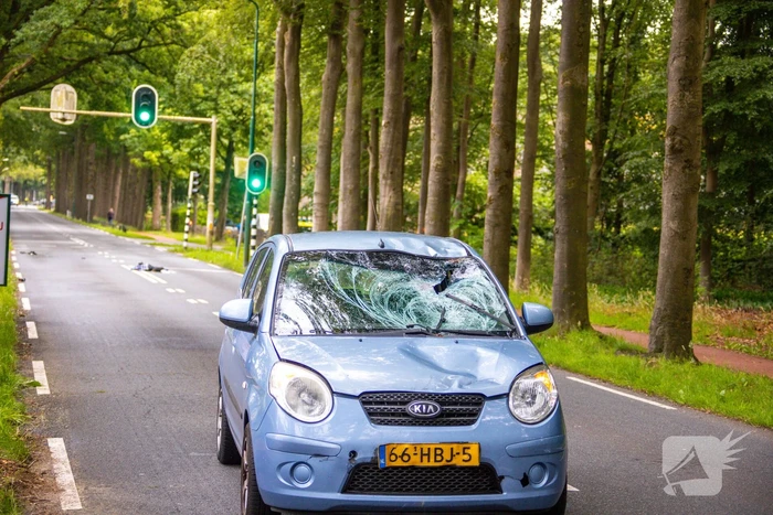 Wielrenner zwaargewond na aanrijding