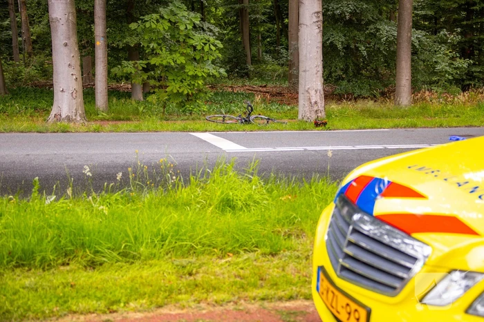 Wielrenner zwaargewond na aanrijding