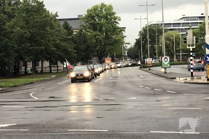 Demonstranten trekken door de stad