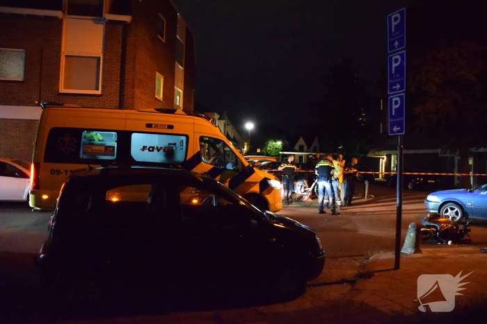 Scooterrijdster gewond na aanrijding met auto