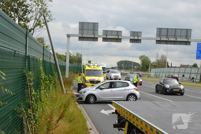 Gewonde en flinke schade na eenzijdige aanrijding