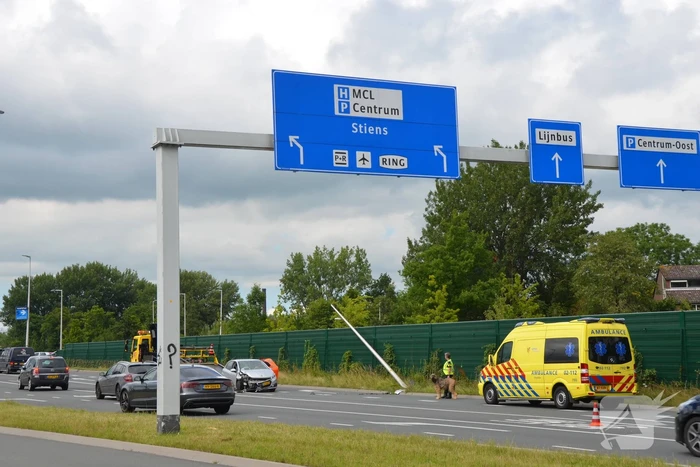 Gewonde en flinke schade na eenzijdige aanrijding