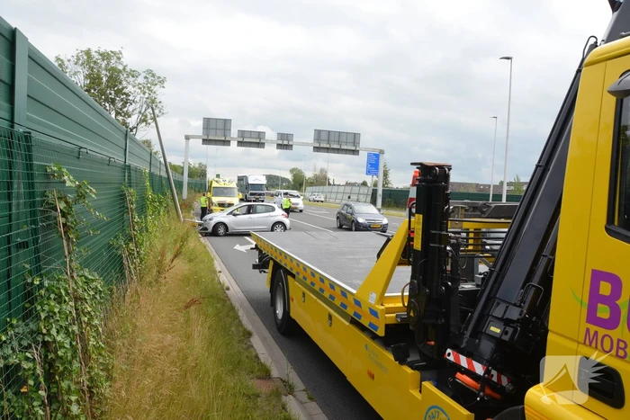 Gewonde en flinke schade na eenzijdige aanrijding