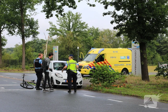 Verkeersongeval tussen auto en mountainbiker
