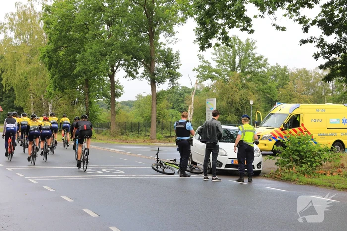 Verkeersongeval tussen auto en mountainbiker