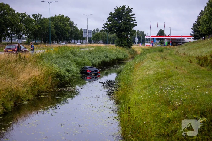 Auto te water geraakt