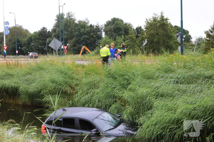 Auto te water geraakt
