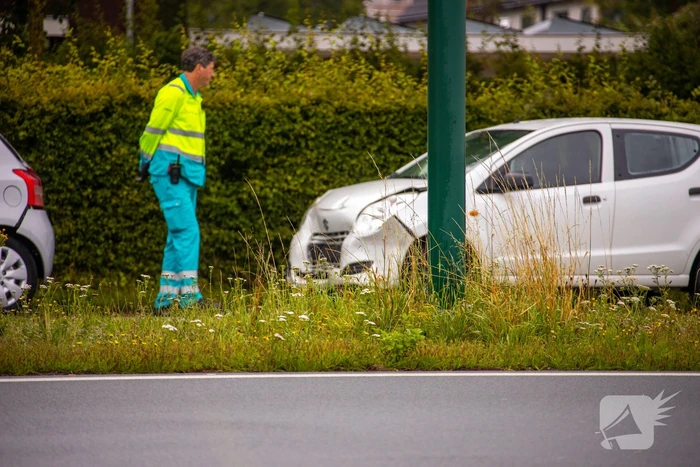 Twee auto's betrokken bij kop-staartbotsing