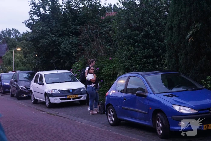 Politie valt woning binnen