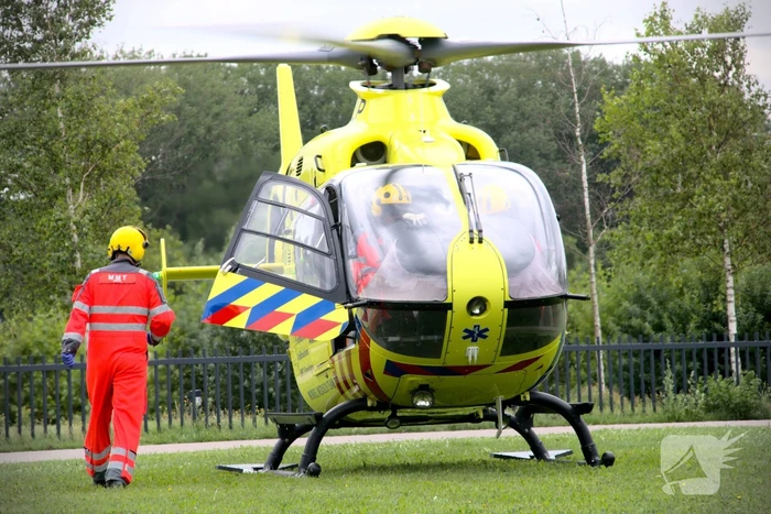 Traumahelikopter landt in Burgemeester Reinaldpark