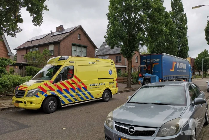 Vrachtwagenchauffeur rijdt fietsster aan