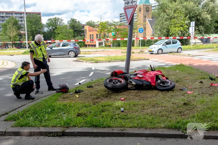 ongeval groene kruisweg - s102 hoogvliet rotterdam