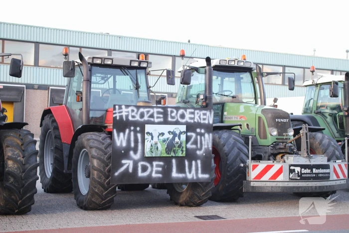 Boeren blokkeren distributiecentrum Boni