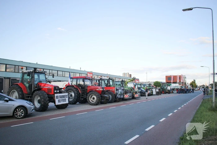 Boeren blokkeren distributiecentrum Boni