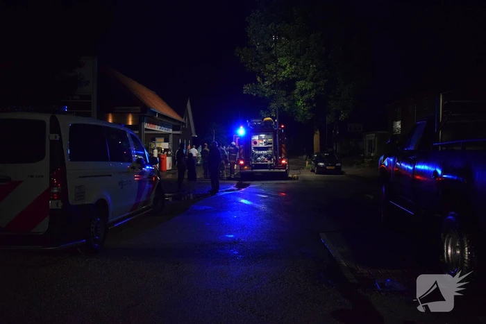 Jeep vliegt in brand tijdens tanken