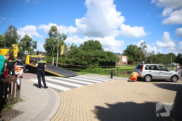 Gewonde nadat auto op de kant beland