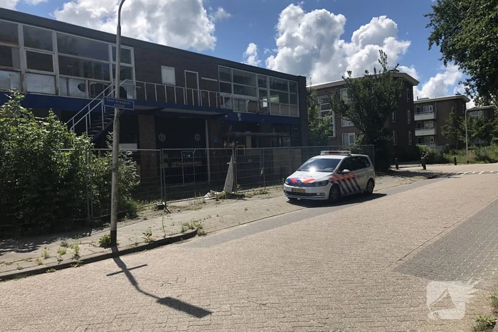 Brand in voormalig autoschadeherstelbedrijf