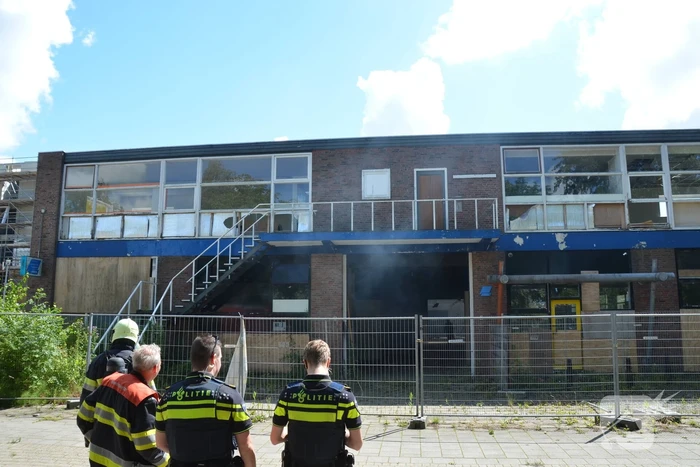 Brand in voormalig autoschadeherstelbedrijf