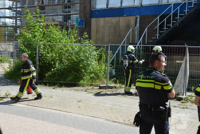 Brand in voormalig autoschadeherstelbedrijf
