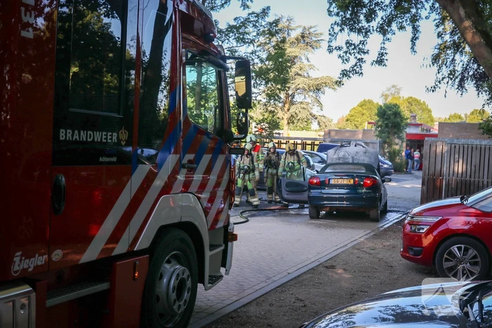 Auto totaal verwoest door brand