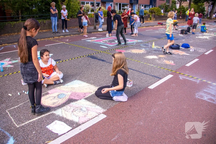 Geen bekeuring, maar bekleuring in het Soesterkwartier