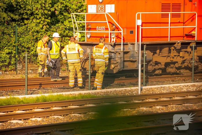 Goederentrein van spoor gelopen