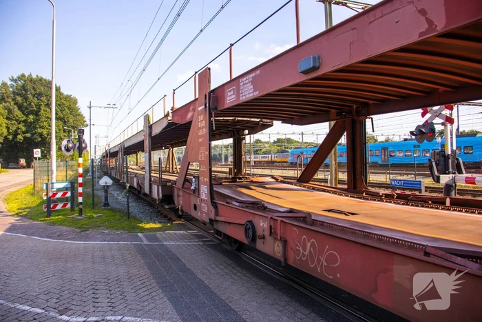 Goederentrein van spoor gelopen