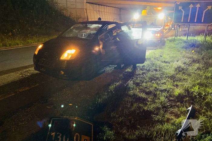 Automobilist vliegt uit bocht