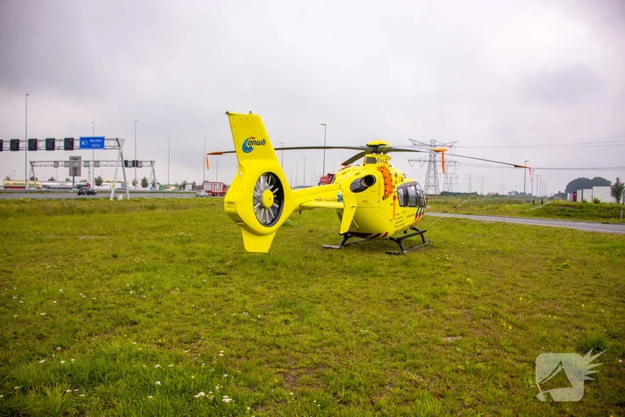 Traumahelikopter strandt naast A1