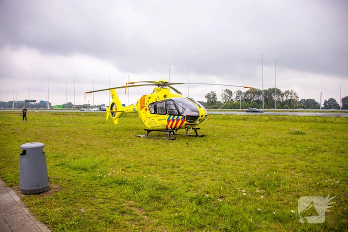 Traumahelikopter strandt naast A1