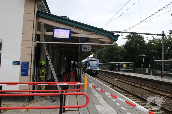 Station Nijkerk deels afgesloten door mogelijke brand
