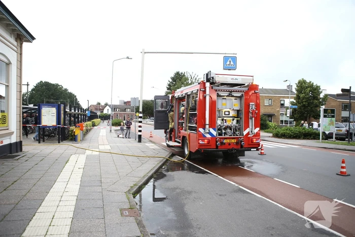 Station Nijkerk deels afgesloten door mogelijke brand