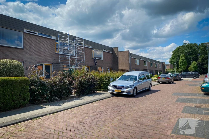 Overleden vrouw in woning aangetroffen