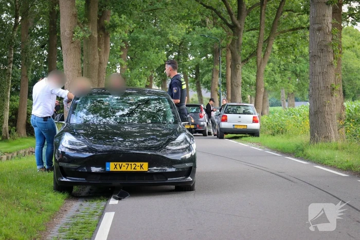 Dure Tesla beschadigd na botsing