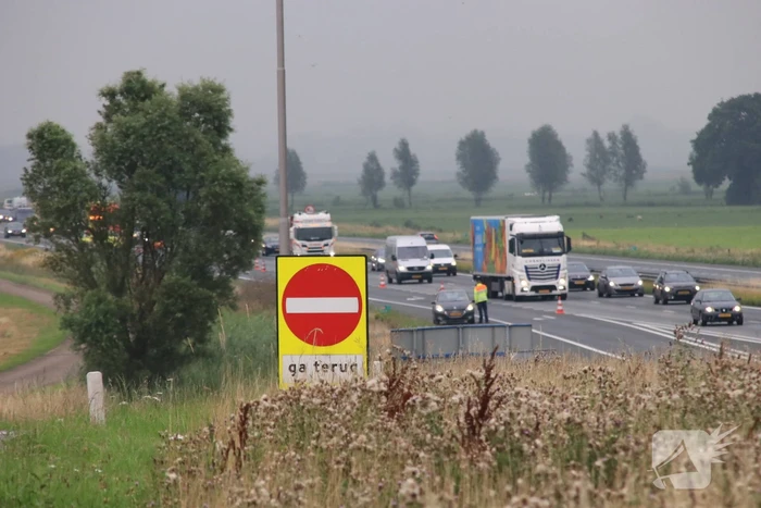 Politieauto ramt personenauto, inzittenden aangehouden