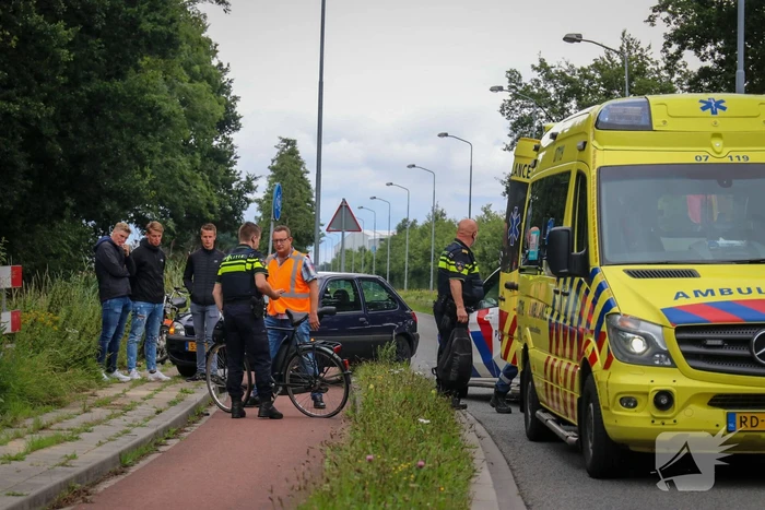 Fietser gewond na botsing met auto