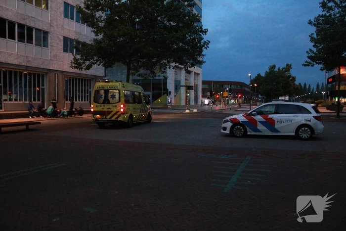 Twee scooters botsen op elkaar