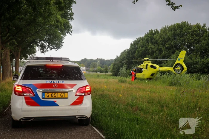Traumahelikopter landt voor incident in bos