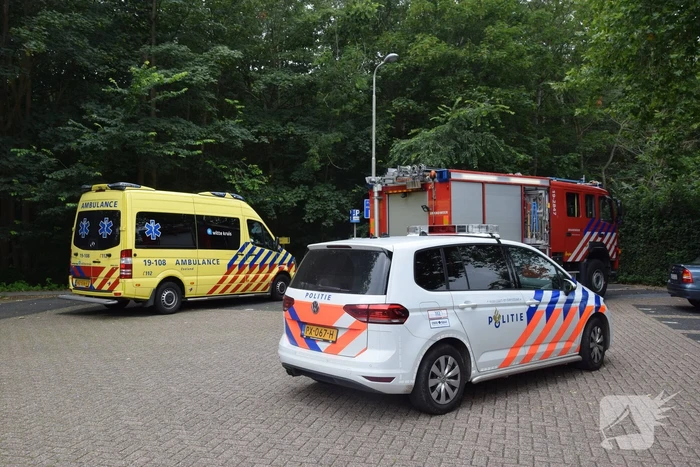 Man met scootmobiel belandt in droge sloot