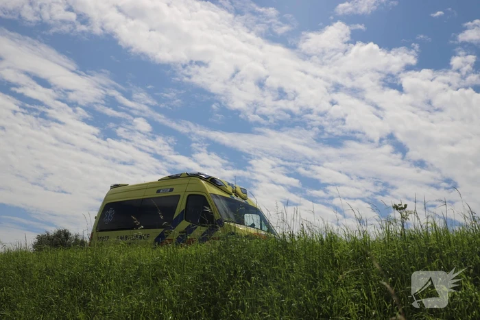 Traumahelikopter landt voor incident op fietspad